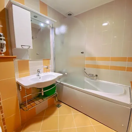 Exclusive Private In The Emerald Complex *