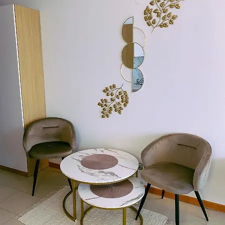 Exclusive Private In The Emerald Complex Appartement